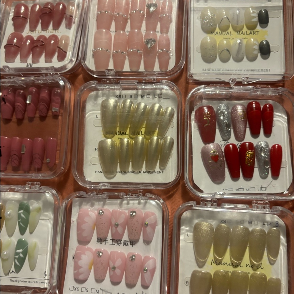 Assorted Press-On Nail Sets — Pink, Red, Gold, Green, White 30 pack